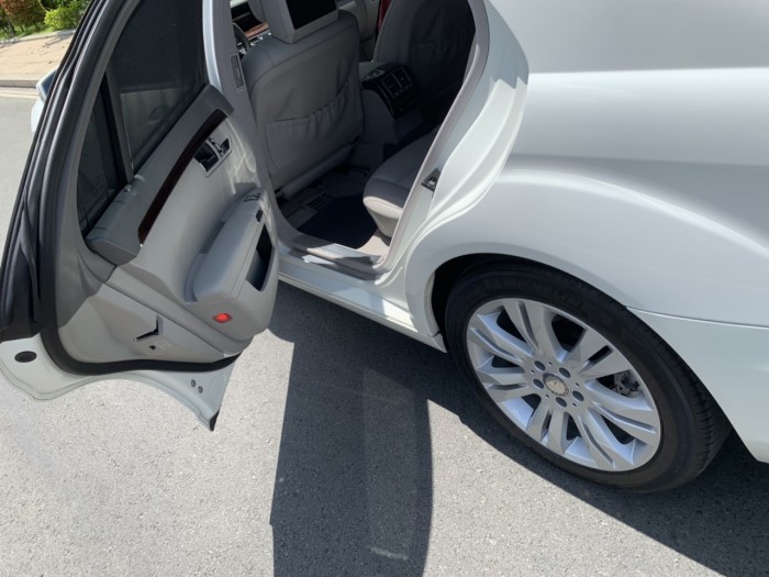 Cần bán Mercedes S400 Hybrid 2012 nhập khẩu màu trắng nt kem