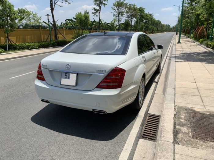 Cần bán Mercedes S400 Hybrid 2012 nhập khẩu màu trắng nt kem