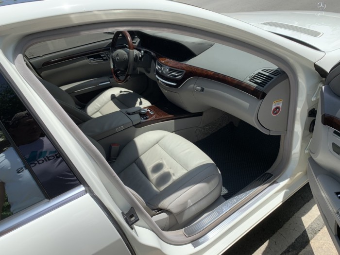 Cần bán Mercedes S400 Hybrid 2012 nhập khẩu màu trắng nt kem