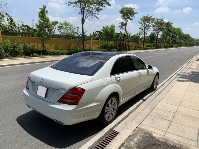 Cần bán Mercedes S400 Hybrid 2012 nhập khẩu màu trắng nt kem