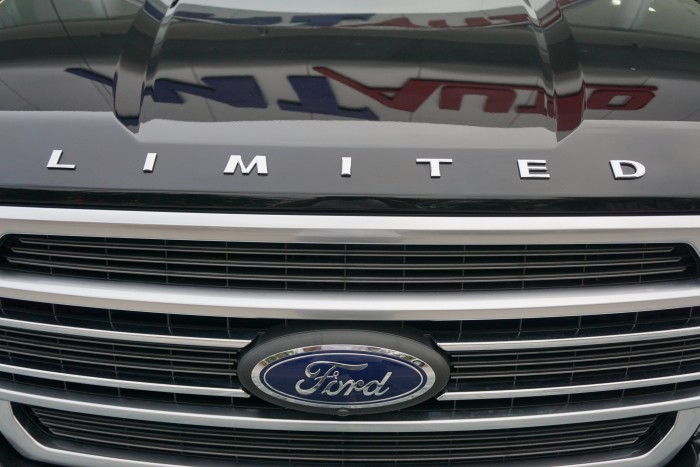 Ford F150 Limidted Màu Đen Full options Model 2019 Mới nhất Vn