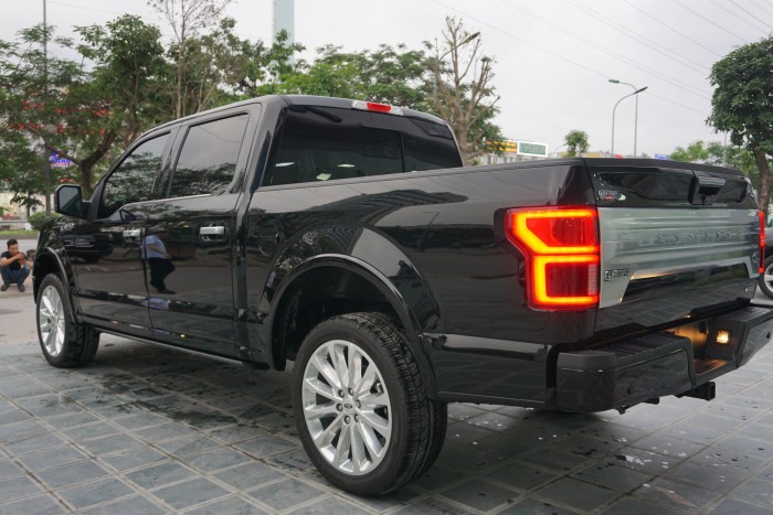 Ford F150 Limidted Màu Đen Full options Model 2019 Mới nhất Vn