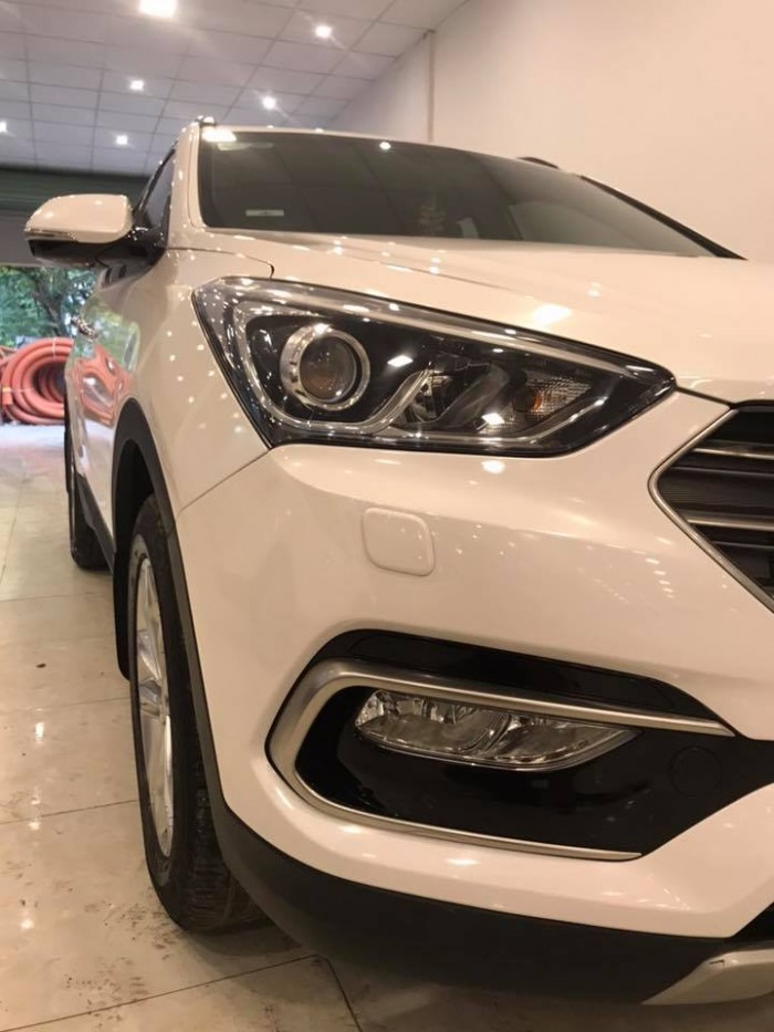 Bán Santafe 2.4L máy xăng sx 2018 bản tiêu chuẩn