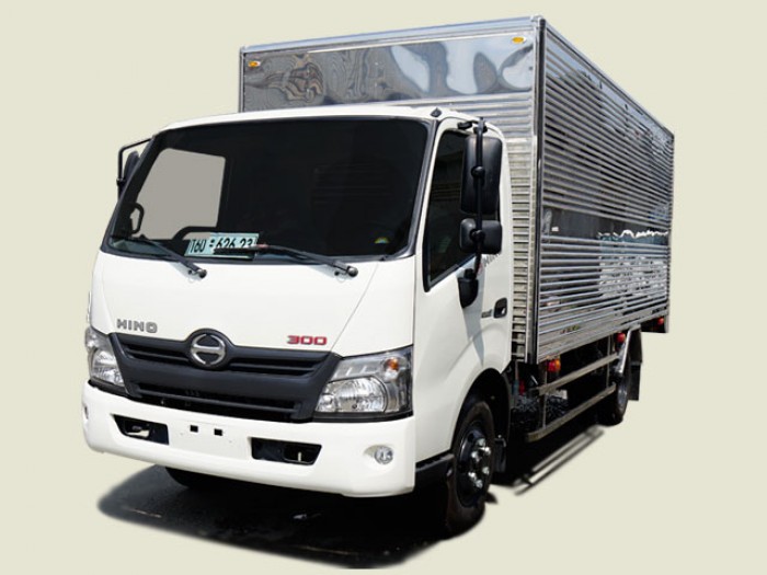 Xe tai Hino 4T5 thùng kín - XZU730L, thùng 5m7, trả góp