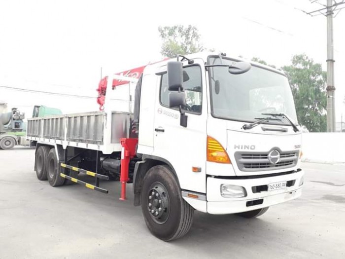 Xe tải 3 chân HINO FL8JW7A gắn cẩu UNIC URV555 tải 13 tấn