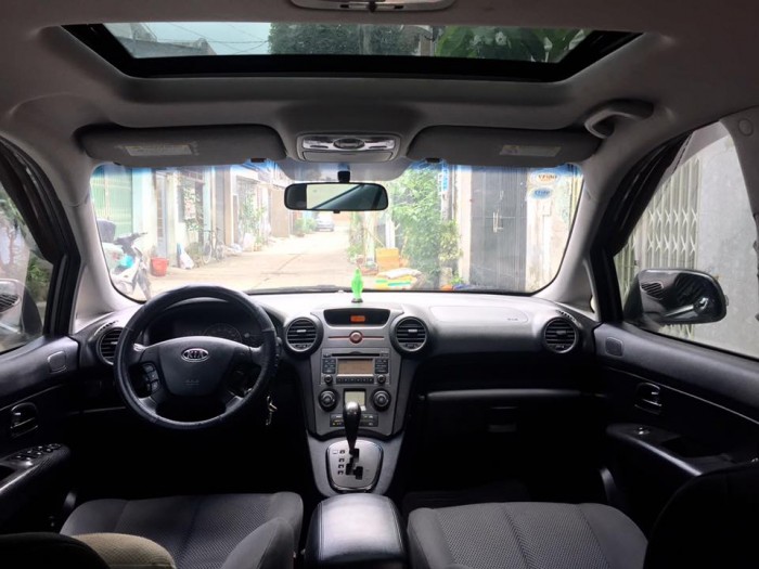 Bán Kia Carens 2.0 tự động 2011 màu xám rất mới.