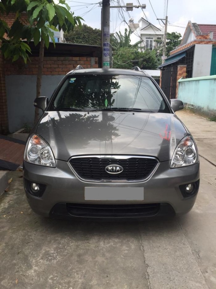 Bán Kia Carens 2.0 tự động 2011 màu xám rất mới.