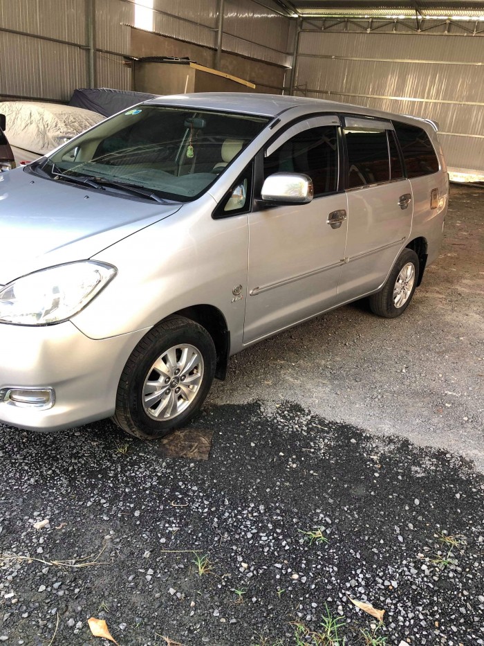 Cần bán xe innova 2009 số sàn