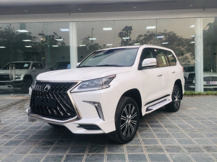 Bán xe Lexus LX 570s Super Sports sx 2018, màu trắng nhập khẩu Trung Đông