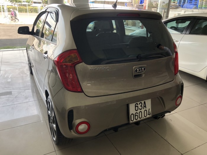 Bán Kia Morning SI 1.25AT màu vàng cát số tự động sản xuất 2016 đk 2017 mẫu mới