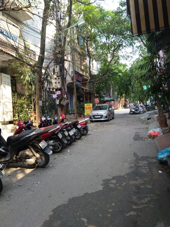 Bán nhà đẹp, kinh doanh sầm uất, đường ô tô tránh ở Nguyễn Chí Thanh.