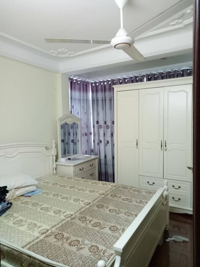 Bán nhà Vũ Tông Phan 40m2, 4 tầng, nhà đẹp, ngõ thông, 3.4 tỷ.