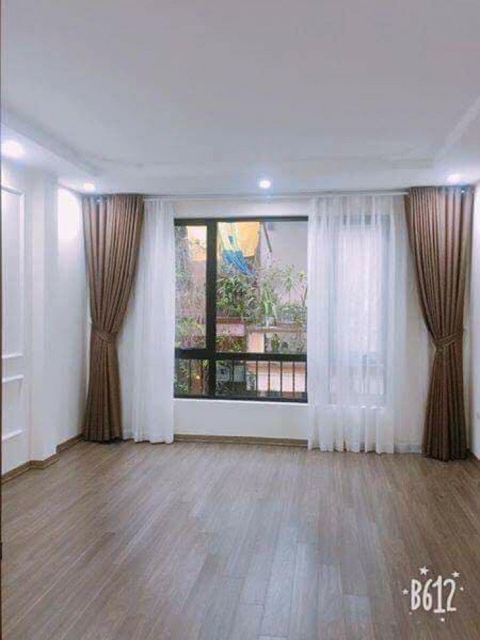 Bán nhà xây mới Phố Quan Nhân 40m2, 5 tầng, MT 3.6m, giá 3.9 tỷ