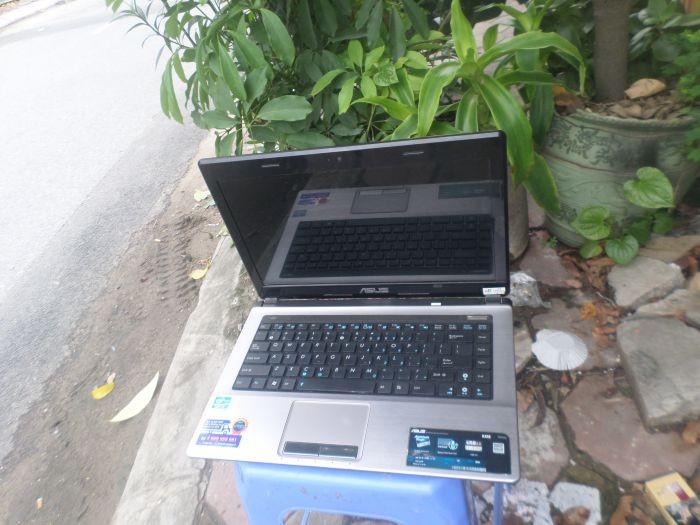 Laptop cũ Asus K43E, intel core i3 2330m sandy bridge, ram 4gb, chơi game tốt, vỏ họp kim chắc chắn, thanh lý, xả hàng0