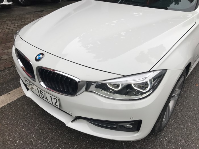 BMW 320i 2018 trắng