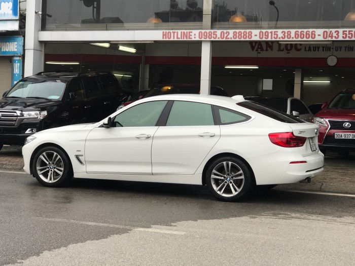BMW 320i 2018 trắng