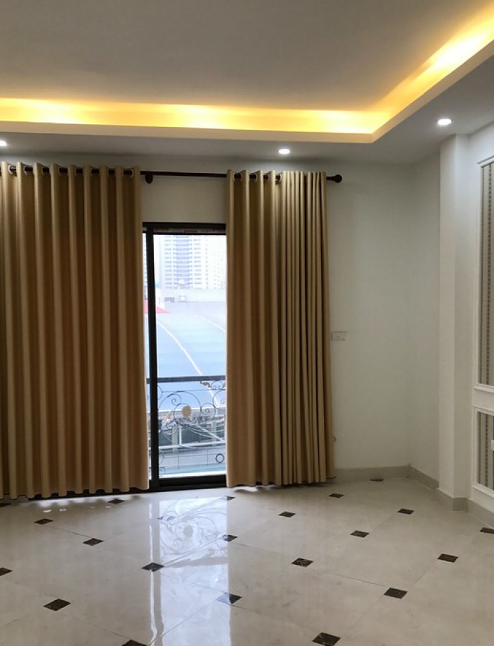 Bán nhà tại đường Yên Hòa, 42m2 Gần Phố-Ngõ Thông-MT Rộng. 2.85 tỷ!