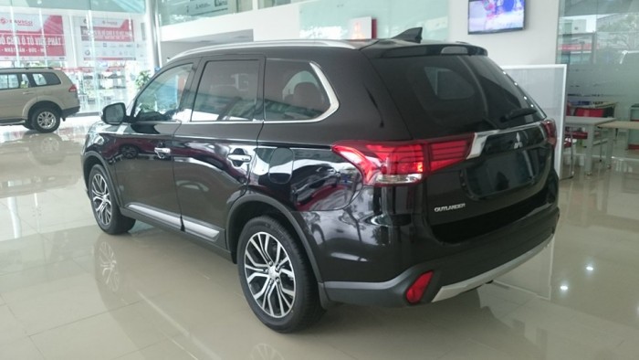 Xe Mitsubishi Outlander