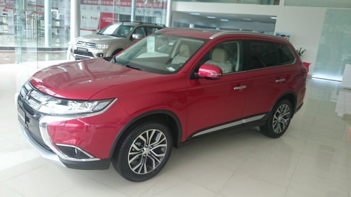 Xe Mitsubishi Outlander