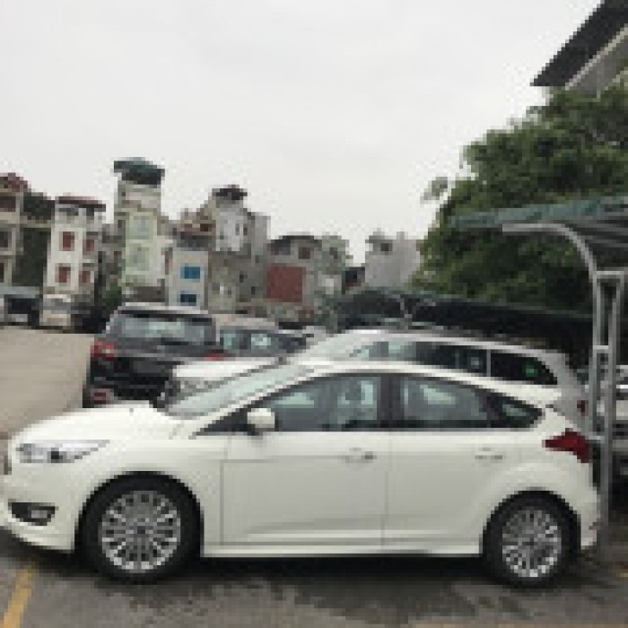 Ford Forcus Mới Khuyến Mại Khủng Có Sẵn Giao Xe Ngay