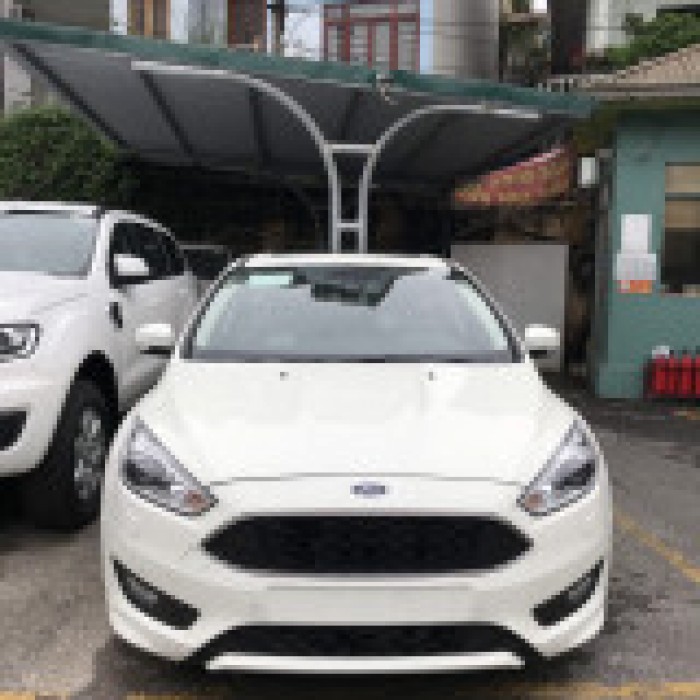 Ford Forcus Mới Khuyến Mại Khủng Có Sẵn Giao Xe Ngay