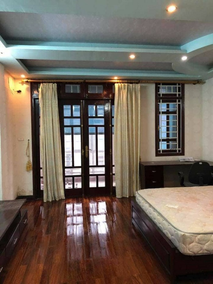 Nhà đẹp có thể vào ở luôn gần phố Nguyễn Lương Bằng,2 mặt thoáng