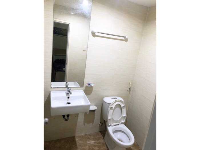 cần sang gấp khách sạn ( có % cho ace MG)