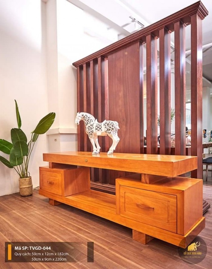 Kệ Tivi 3 tầng gỗ Nam Phi đẹp là một sản phẩm tuyệt vời cho những người yêu thích thiết kế sang trọng và đẳng cấp. Với chân đế đẹp mắt, tông màu ấm áp và chất liệu gỗ Nam Phi độc đáo, kệ Tivi này sẽ trở thành điểm nhấn nổi bật trong căn phòng của bạn.