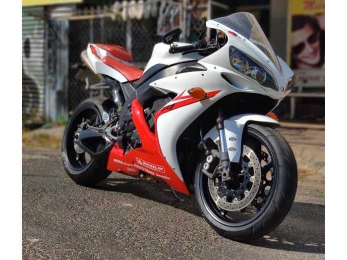 Page 5  2004 to 2006  Reborn  Fouth generation R1YZFR1