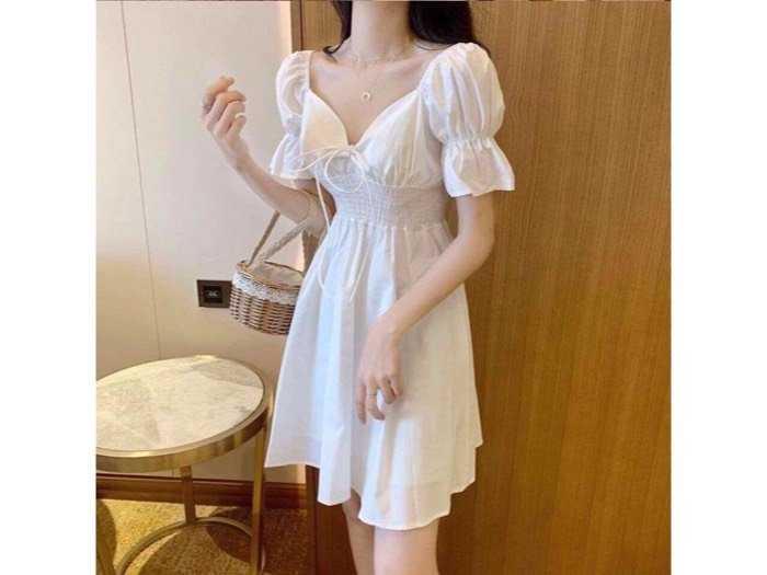 Váy Vàng Tơ Dáng Maxi Bo Chun Eo Phối Dây Nơ Cổ Linh Động V112 - Modish