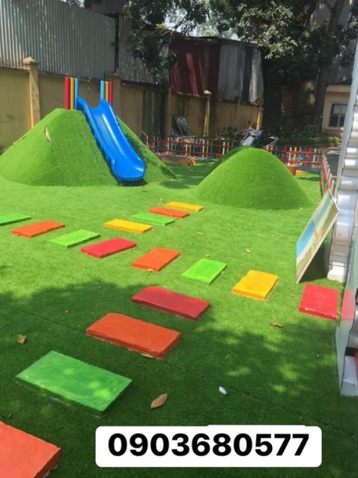 Chuyên nhận cung cấp thảm cỏ nhân tạo trang trí cho trường mầm non, sân chơi trẻ em, sân bóng đá15