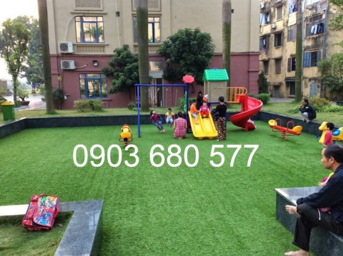 Chuyên nhận cung cấp thảm cỏ nhân tạo trang trí cho trường mầm non, sân chơi trẻ em, sân bóng đá11