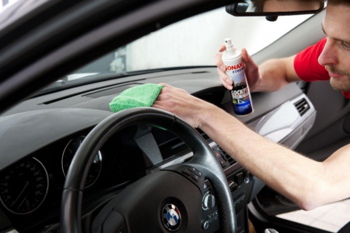 Chai Dưỡng Phục Hồi Nhựa Nội Thất Xe Sonax Xtreme Cockpit Cleaner 300ml Kèm Khăn-283200