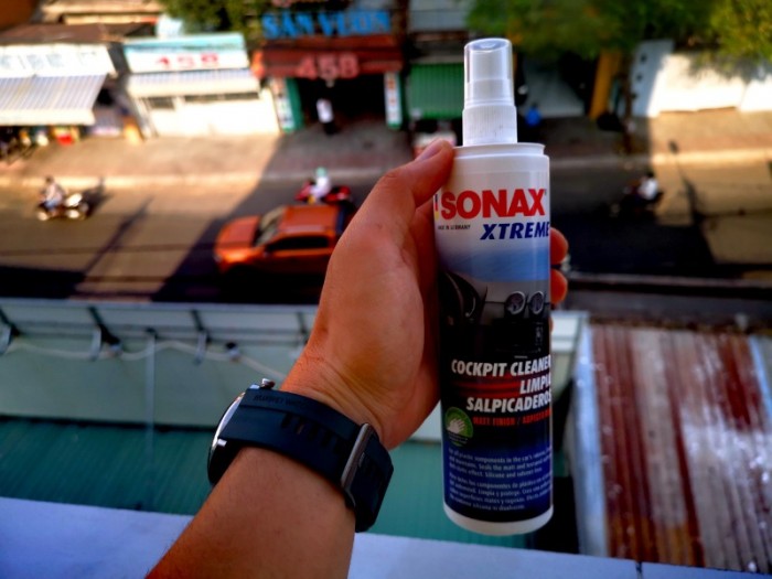 Chai Dưỡng Phục Hồi Nhựa Nội Thất Xe Sonax Xtreme Cockpit Cleaner 300ml Kèm Khăn-283200