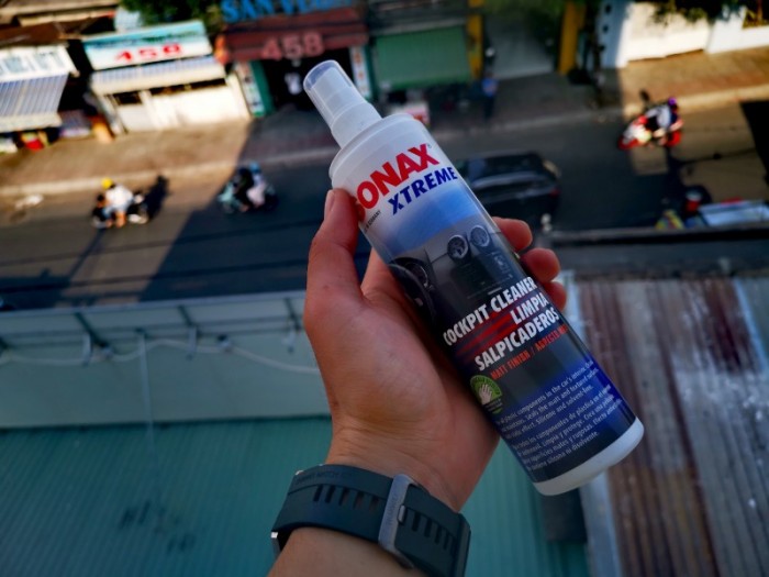 Chai Dưỡng Phục Hồi Nhựa Nội Thất Xe Sonax Xtreme Cockpit Cleaner 300ml Kèm Khăn-283200