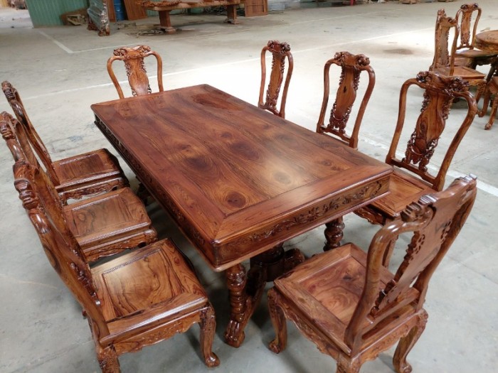 Bộ bàn ghế gỗ Cẩm Lai không thể bỏ qua là sản phẩm tuyệt vời cho không gian sống hoặc tiệm làm đẹp của bạn. Với độ bền và tính thẩm mỹ cao, sản phẩm sẽ mang lại cho bạn sự thoải mái và tiện nghi khi sử dụng. Hãy đến với chúng tôi để trải nghiệm bộ bàn ghế gỗ Cẩm Lai chất lượng cao này.