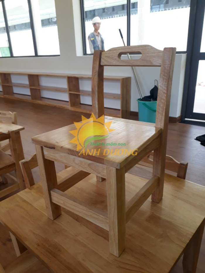 Chuyên bàn ghế gỗ mầm non cho trẻ em giá rẻ, chất lượng cao6