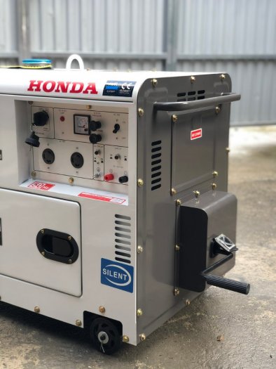 Máy phát điện chạy dầu Honda SD8800ex 5kw dùng cho gia đình0