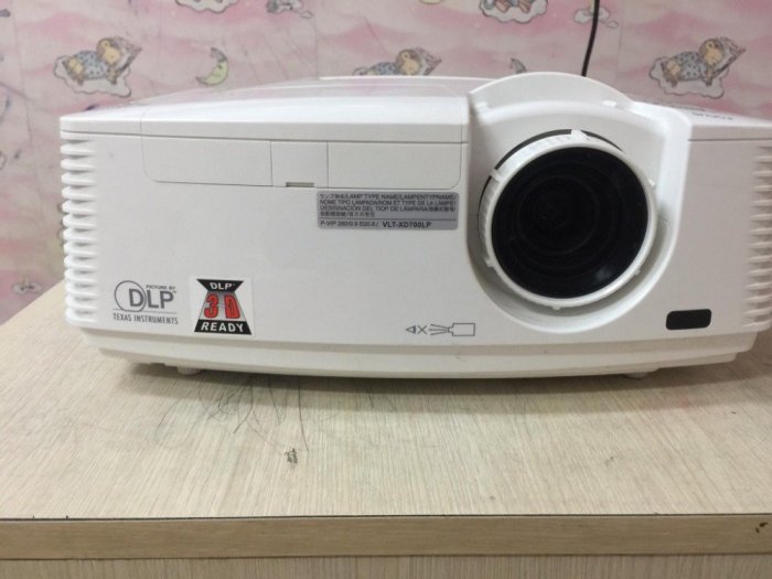 Cần thanh lý máy chiếu cũ Mitsubishi XD700U DLP 3D Projector3