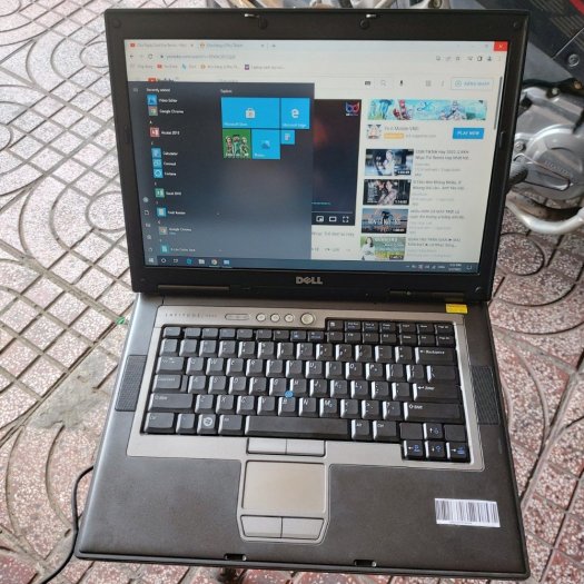 Laptop xách tay dell T8100 ram 4gb màn hình lớn 15inch win 102