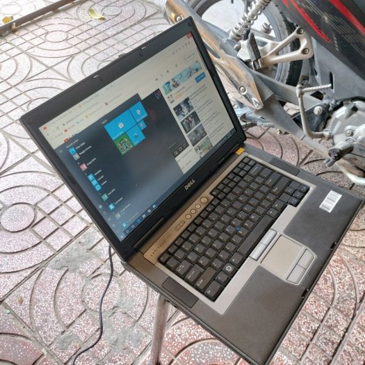 Laptop xách tay dell T8100 ram 4gb màn hình lớn 15inch win 101