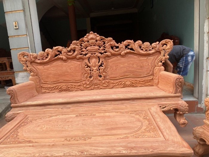 Bộ bàn ghế hoàng gia hoa lá tây mẫu mới gỗ hương đá3