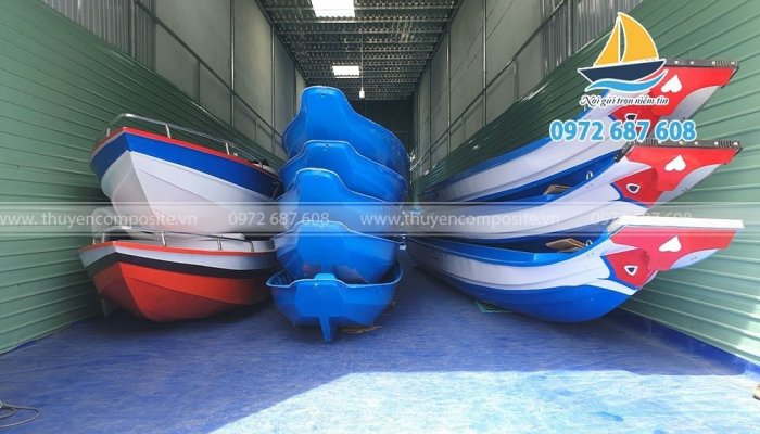Gía thuyền câu composite, thuyền composite, thuyền nhựa composite giá rẻ3