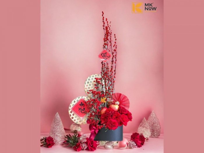 Hộp hoa Tết nụ tầm xuân An Khang - Táo đỏ Phú Quý - Thanh liễu Sung Túc - Hồng đỏ Hạnh Phúc - FSNK5000