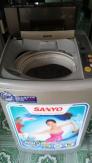 Máy giặt sanyo 7kg2 model ASW72st: khối lượng giặt 7kg2 giặt nhanh,mạnh,vắt êm. ngoại hình 92%