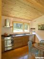 Tủ bếp gỗ Sồi thiết kế phù hợp không gian hẹp – TBT63
