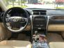 Bán Toyota Camry 2.0E màu đen VIP số tự động sản xuất cuối 2016 mẫu mới đi 19000km