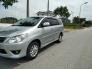 Cần bán Innova 2013, số tự động dòng G, màu bạc còn đẹp