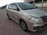 Cần bán nhanh xe Toyota Innova đời 2015 số sàn máy xăng,màu vàng cát