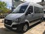 Hyundai Solati 16 chỗ màu bạc